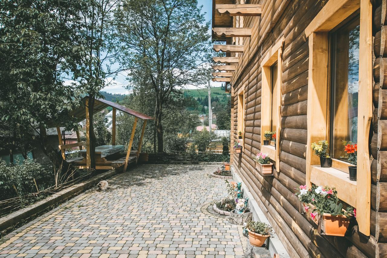 Hotel Skarbivka Worochta Exterior foto